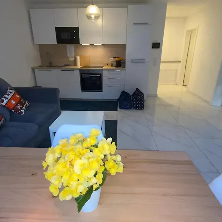 Stillvoll Neubau-appart Nahe Legoland Und Fachklinik Apartment Ichenhausen